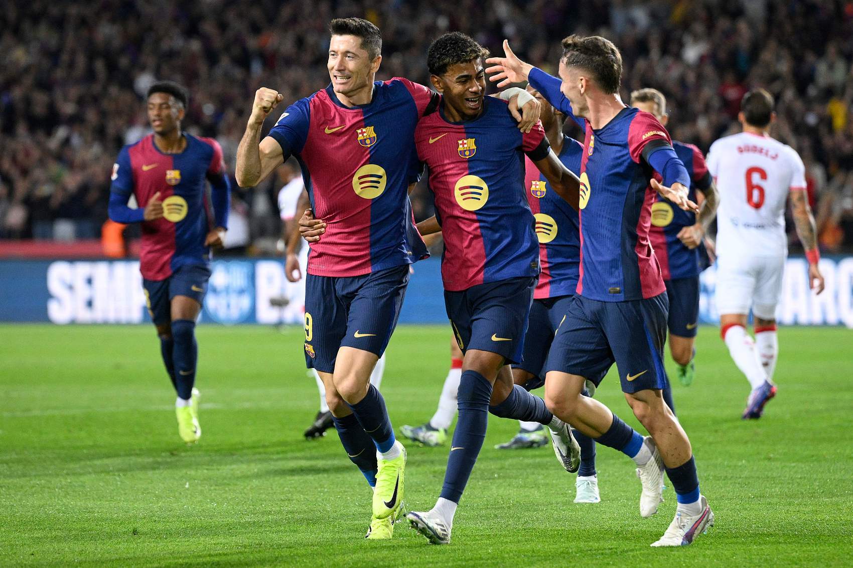 太狠了！布鲁克林篮网今晨回应争议里程碑夜塞维利亚造点机会，勒沃库森围绕西甲主帅复盘(勒沃库森不败夺冠)